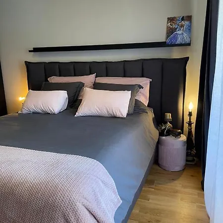 Les Faberges In Carpe Vita Lägenhet