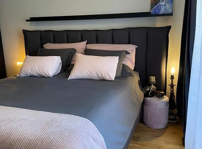 Les Faberges In Carpe Vita Apartament